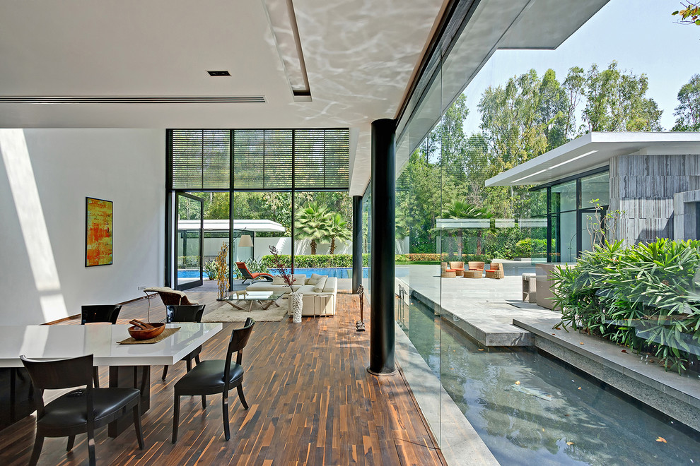 Design ideas for a modern living room in Delhi.