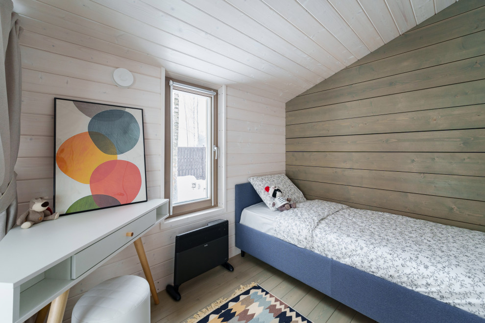 Уютный дом среди берез