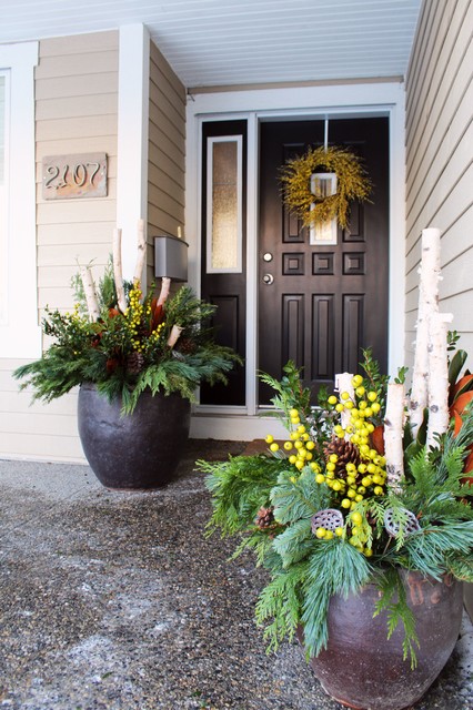 Christmas Decor traditional-entry