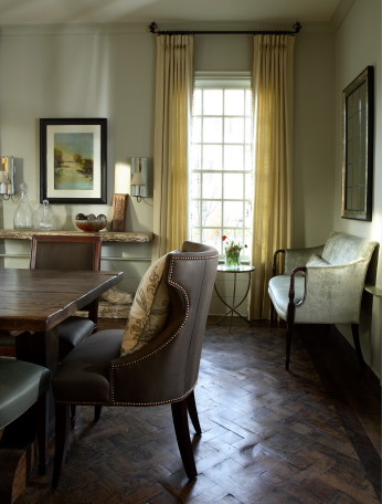 This is an example of a traditional dining room in Atlanta.