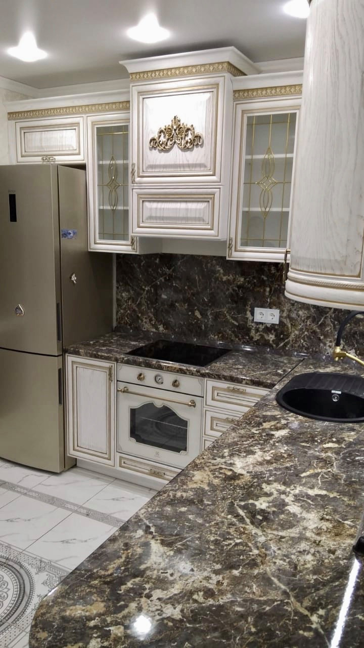 Угловая классическая кухня Массив дуба Берта