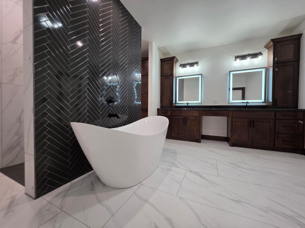 Stunning Primary/Master Bathroom
