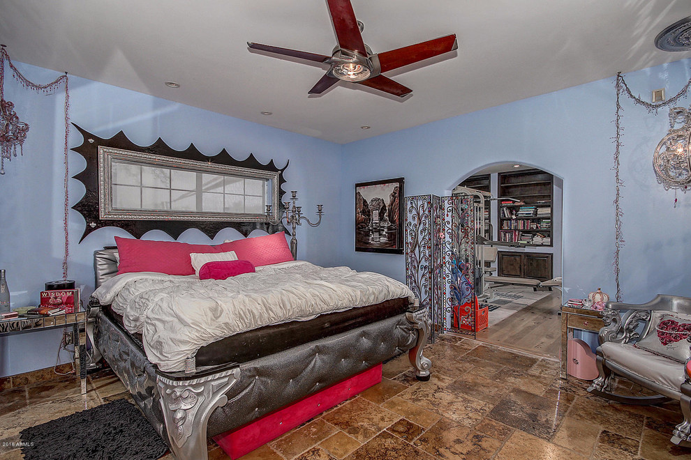 Southwest bedroom photo in Phoenix