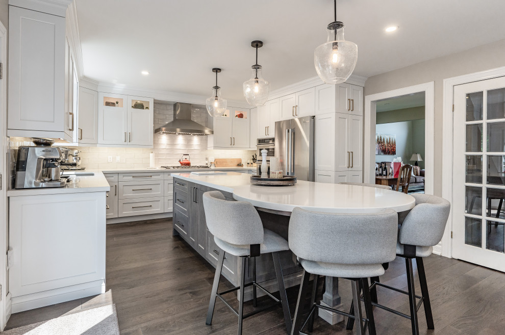 Kitchen - transitional kitchen idea