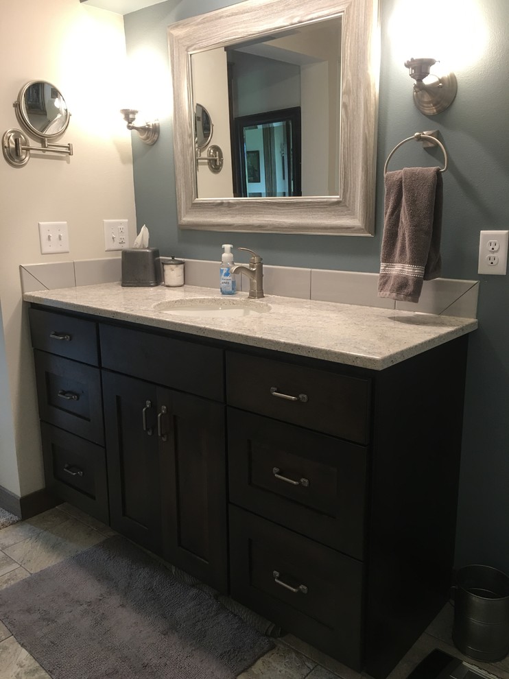 Bathroom - rustic bathroom idea