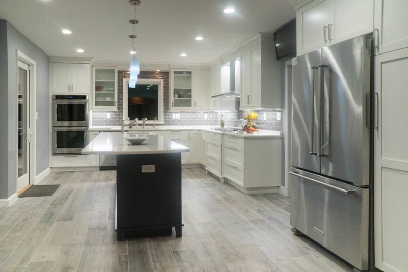Transitional kitchen photo in DC Metro