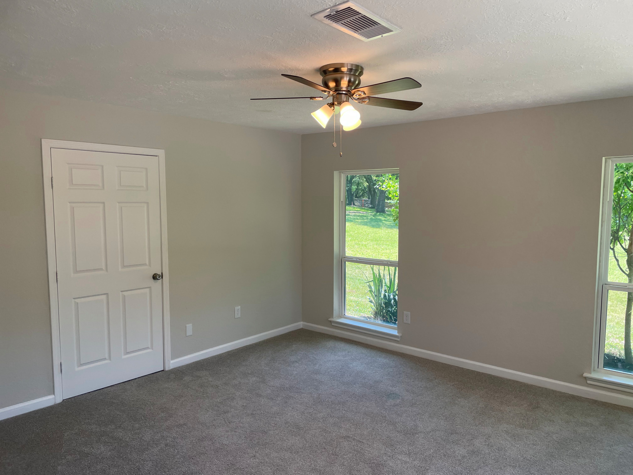 Green Briar Dr