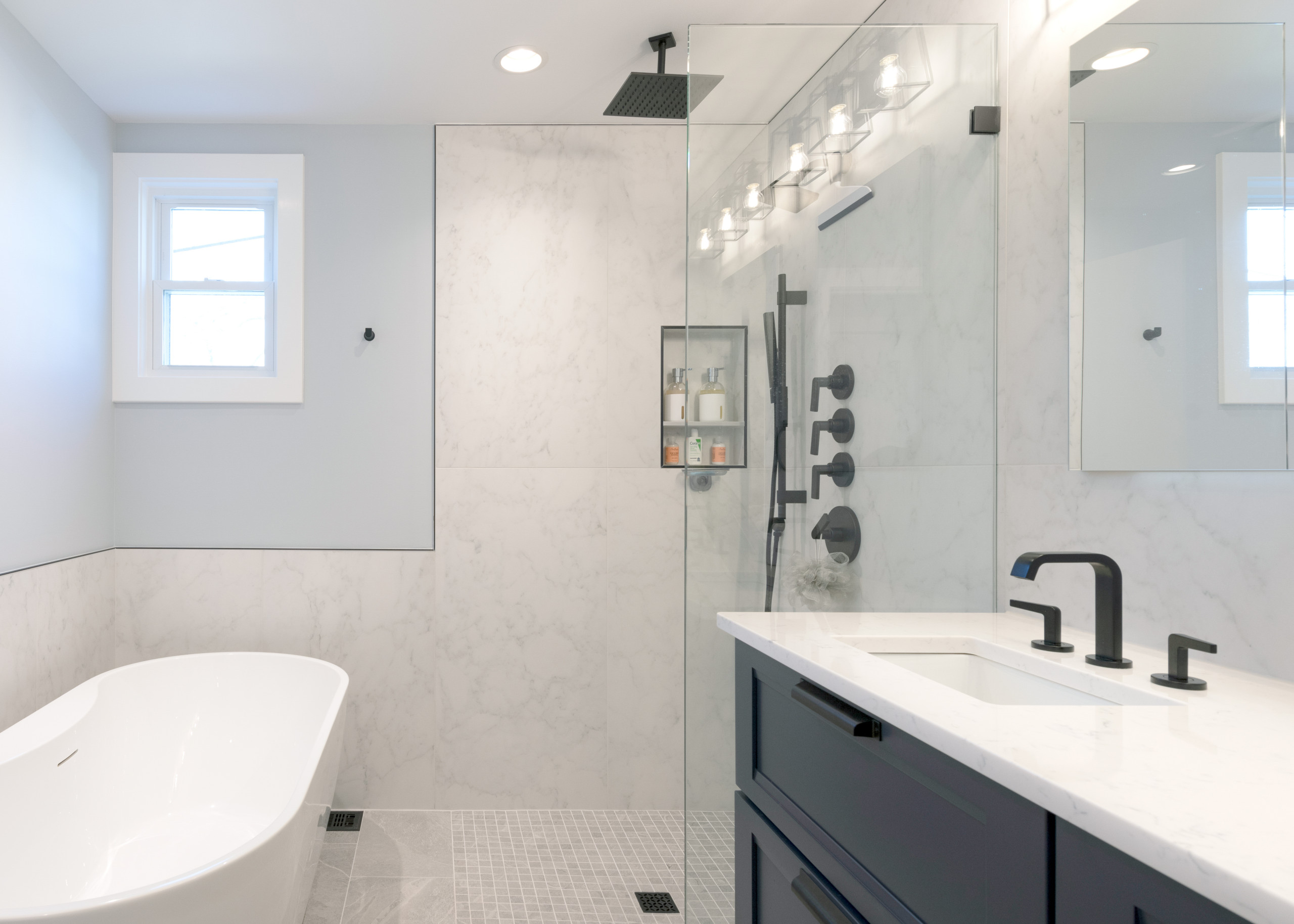 BIG BATH/Small Space