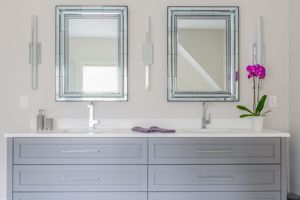 Example of a transitional bathroom design in Boston