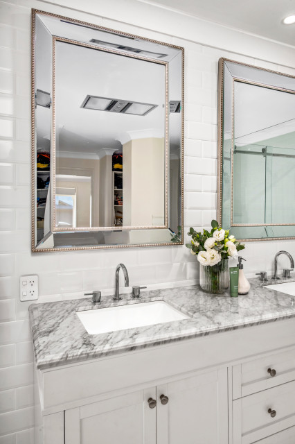Singleton - Timeless traditional-bathroom