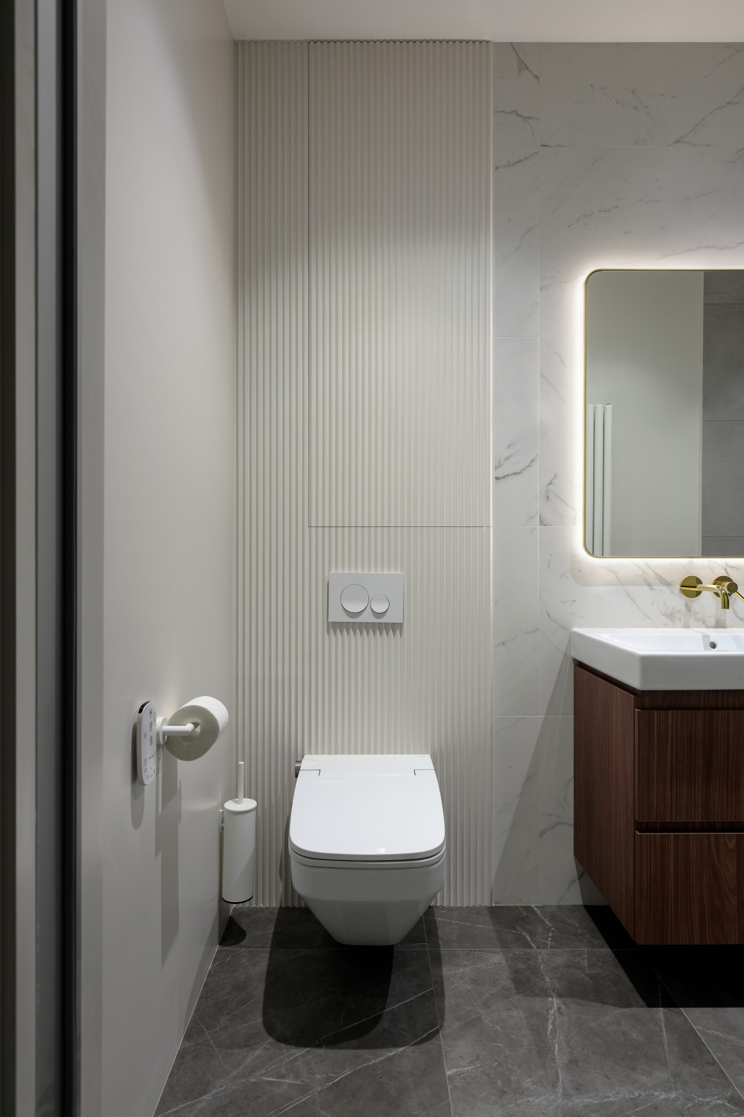 Stylish apartment with one bedroom and home office