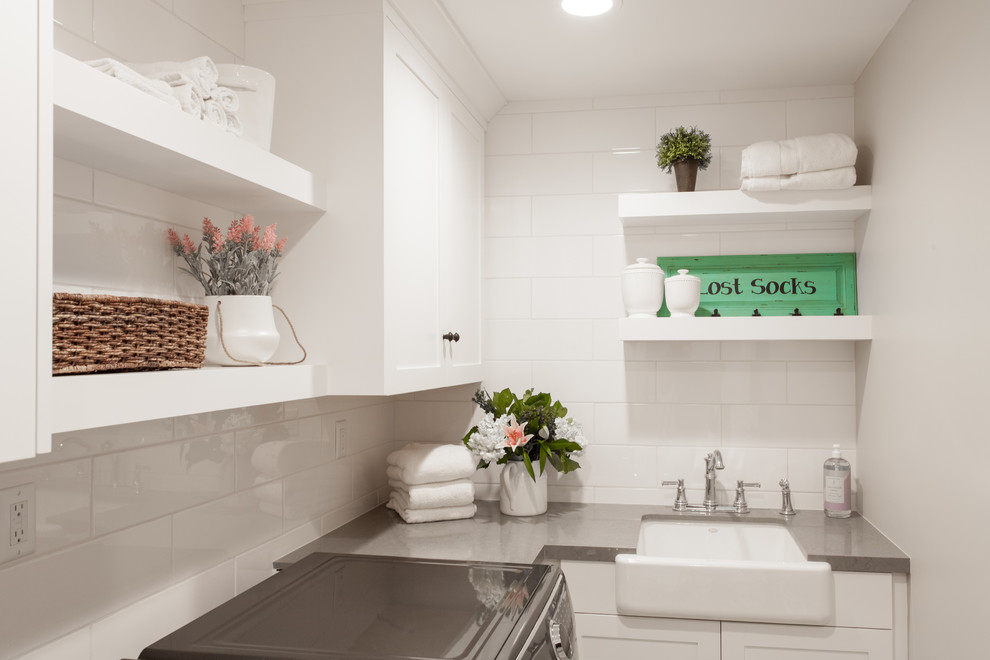 Design ideas for a country laundry room in Orange County.