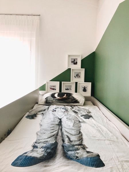 Immagine di una cameretta per bambini minimal
