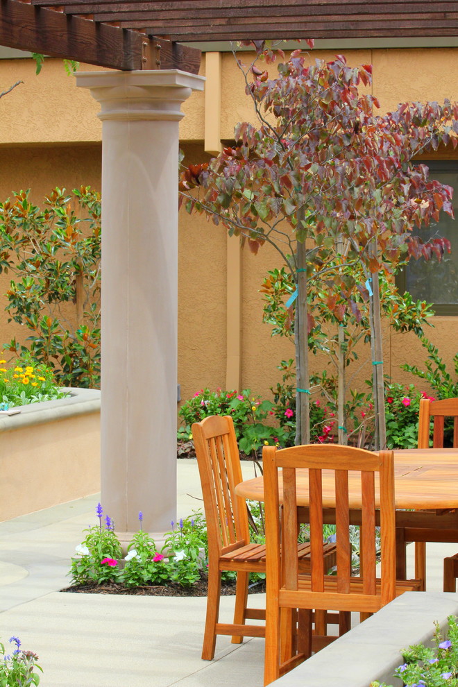Photo of a mediterranean patio in Orange County.