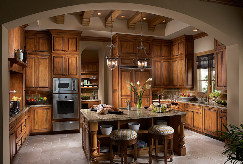 Villa Navona - Traditional - Kitchen - Miami - by Michelangelo Custom ...