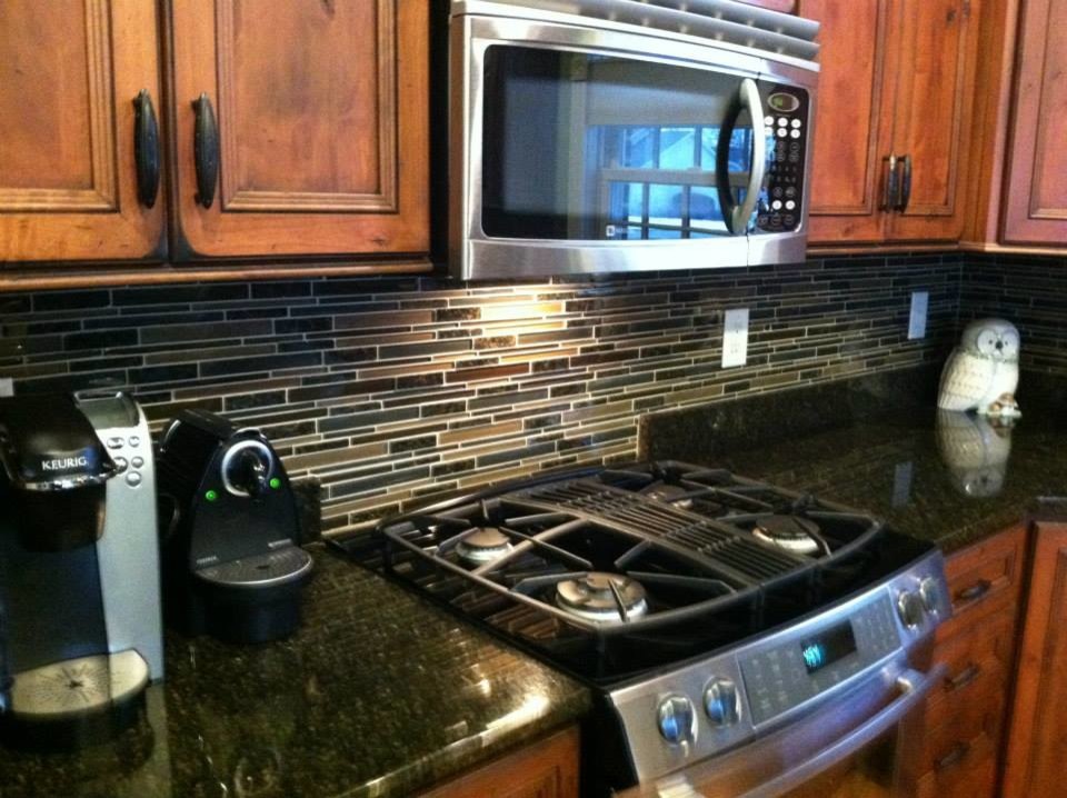 Kitchen - transitional kitchen idea
