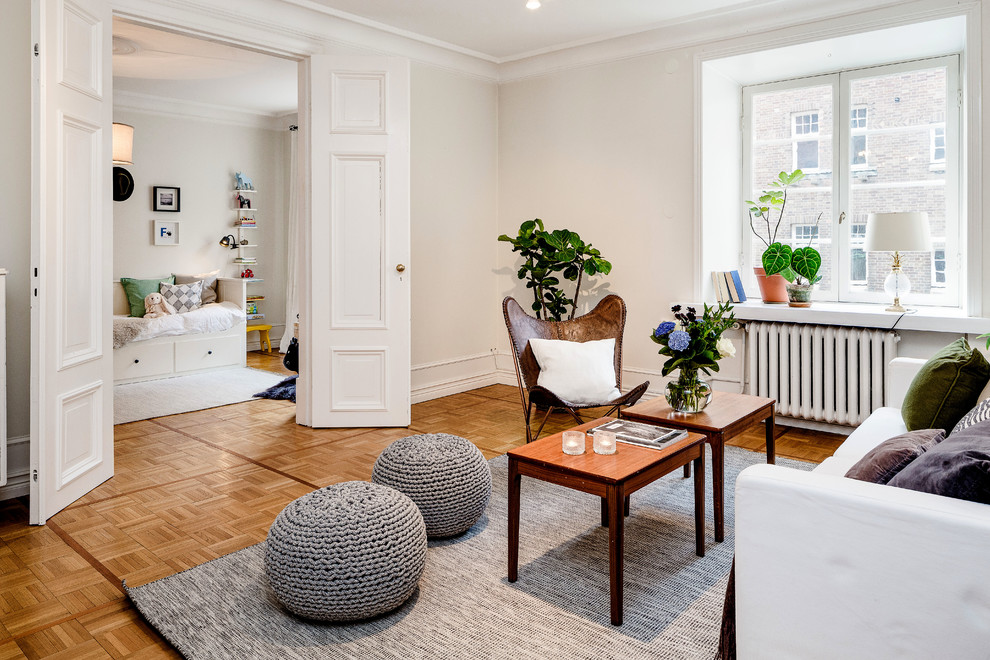 Photo of a transitional living room in Gothenburg.