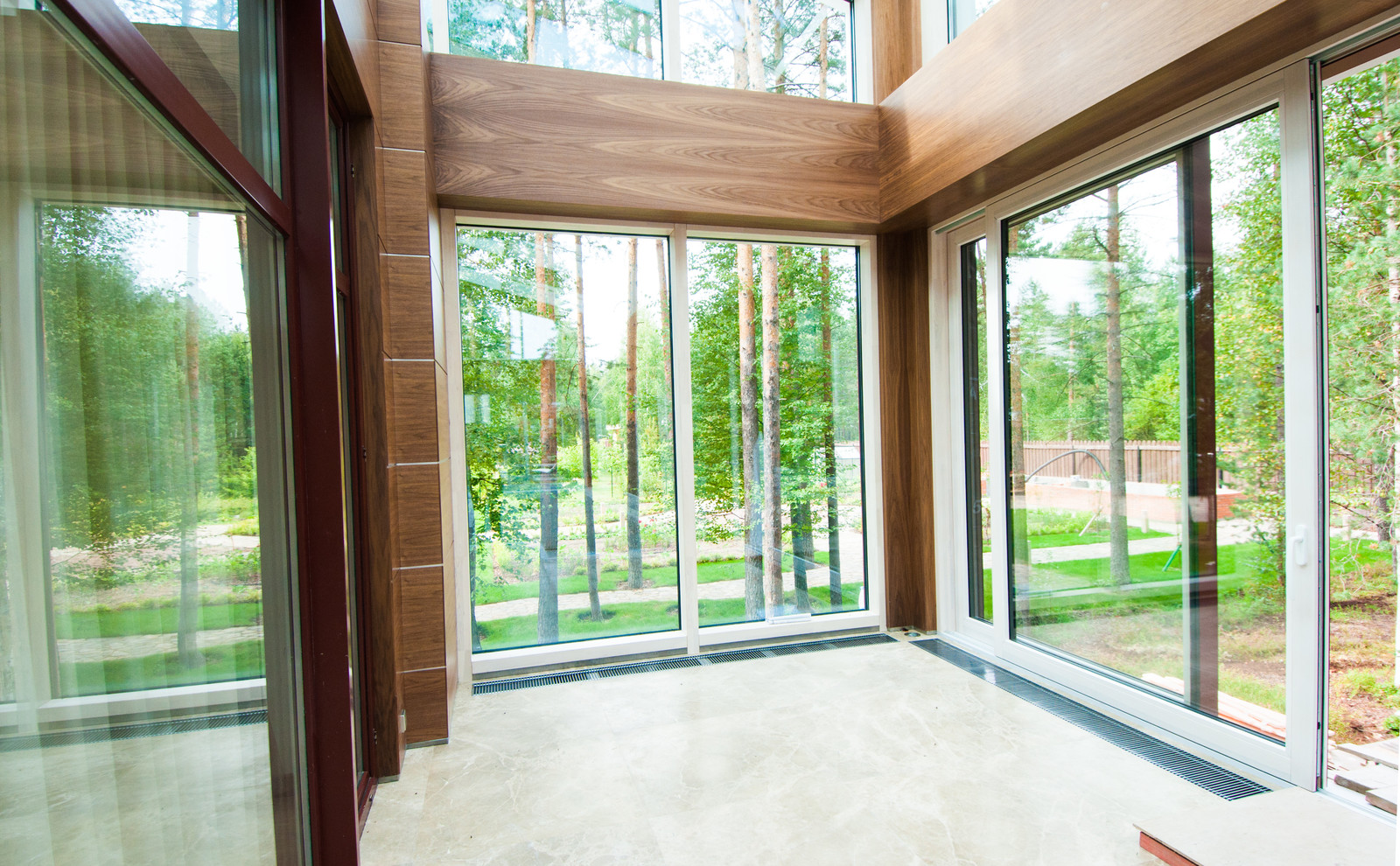 Остекление  коттеджа в Ленинградской области