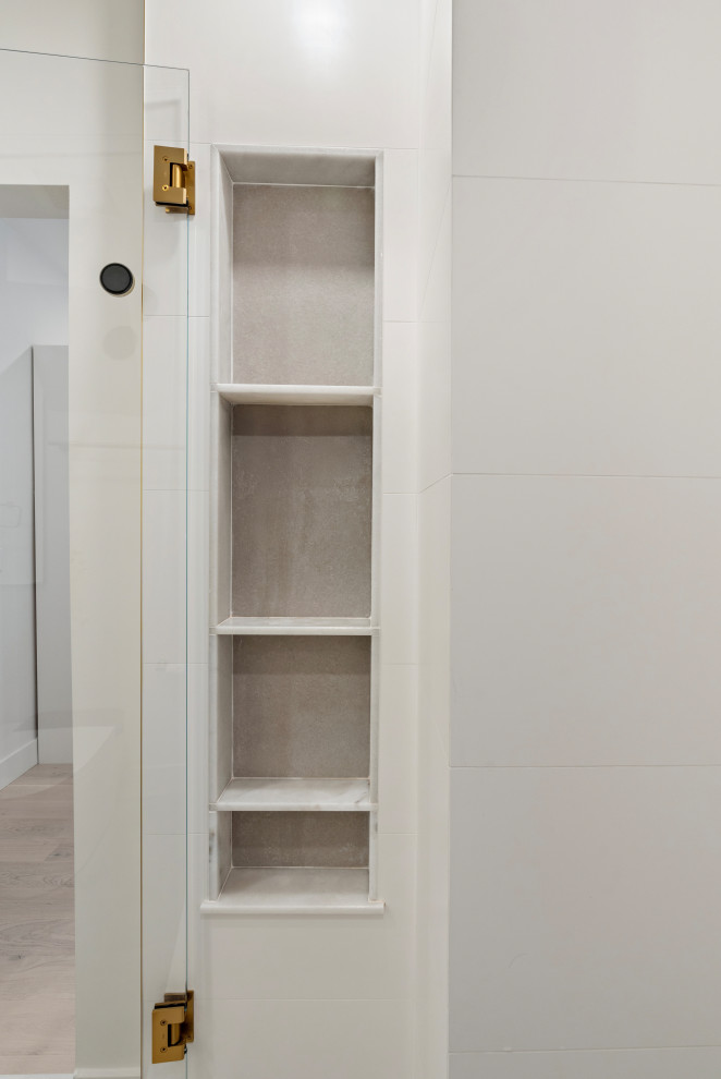 Commonwealth Ave - Master Bathroom