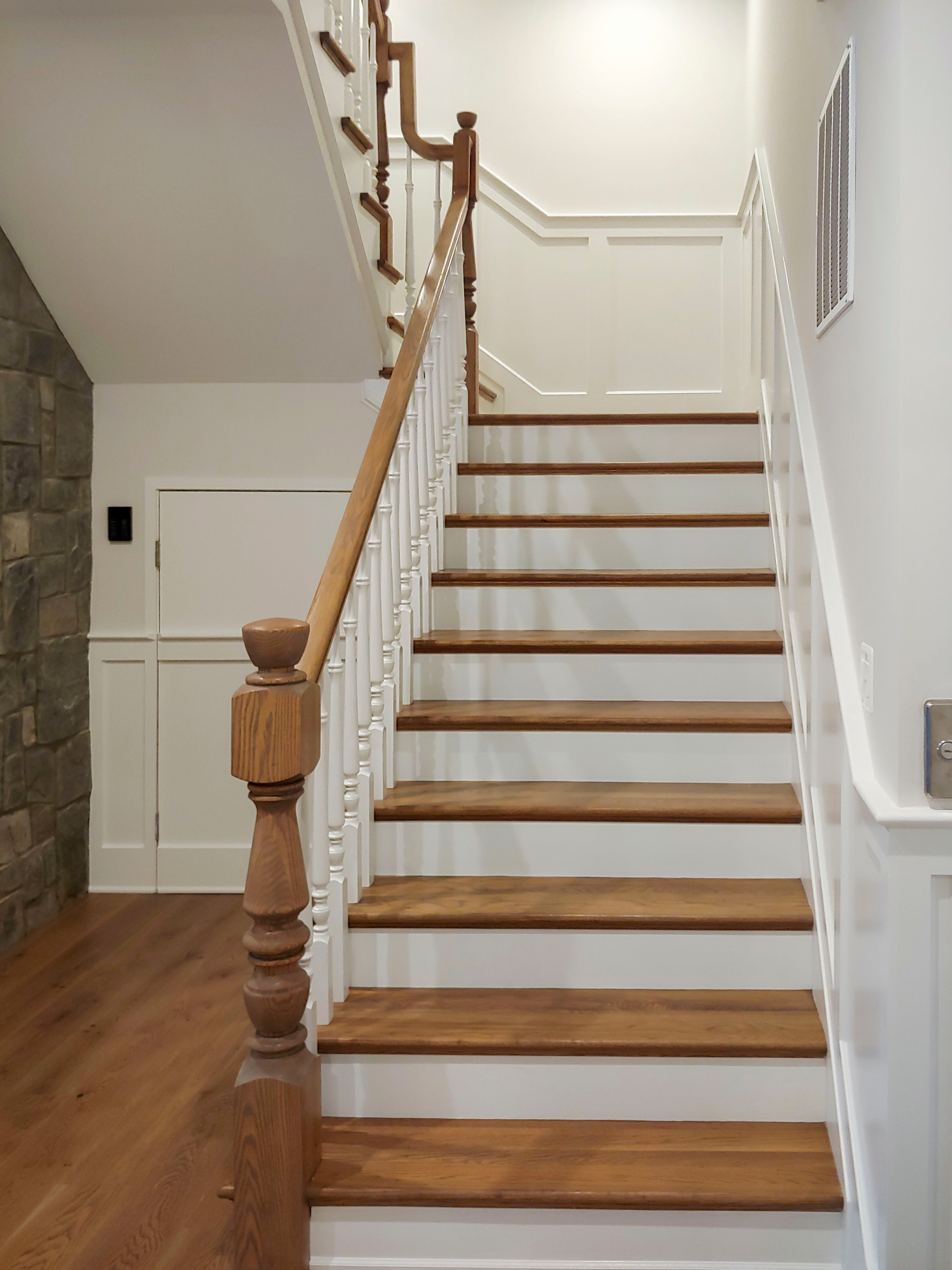 103_Classic Staircase with Stunning Handcrafted Oak Railing System, Aldie VA 201