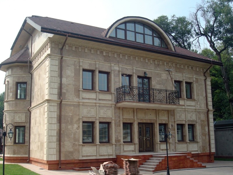 облицовка фасадов травертином из Ирана