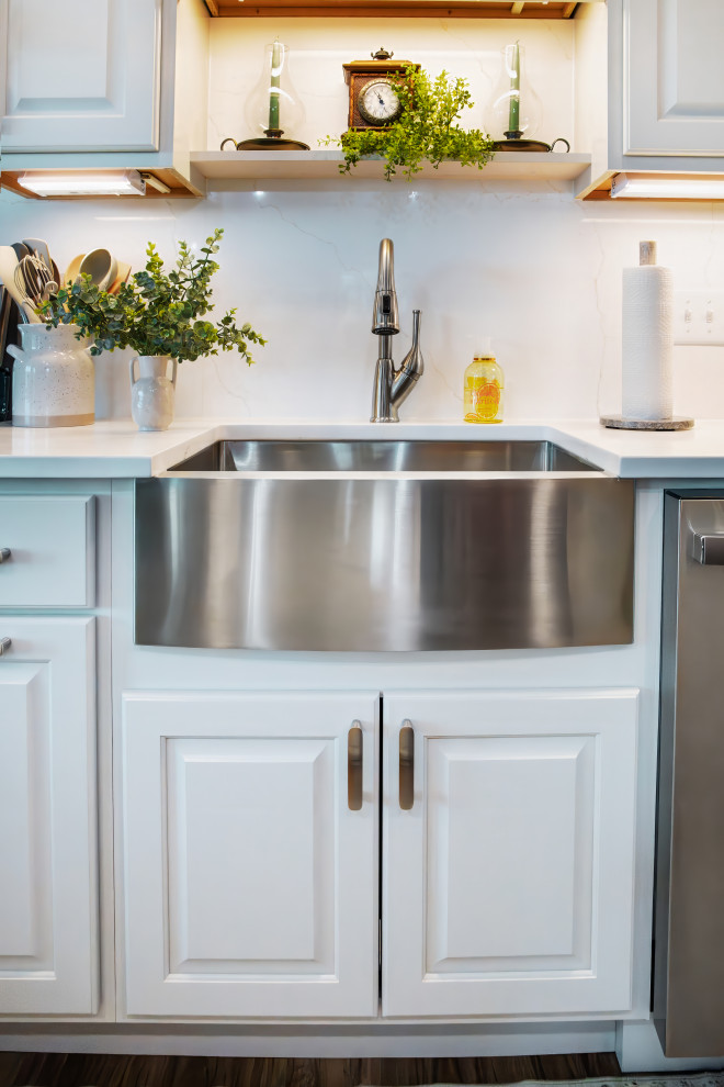 Farmhouse Style Kitchen
