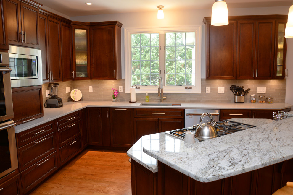 Kitchen - kitchen idea in Chicago