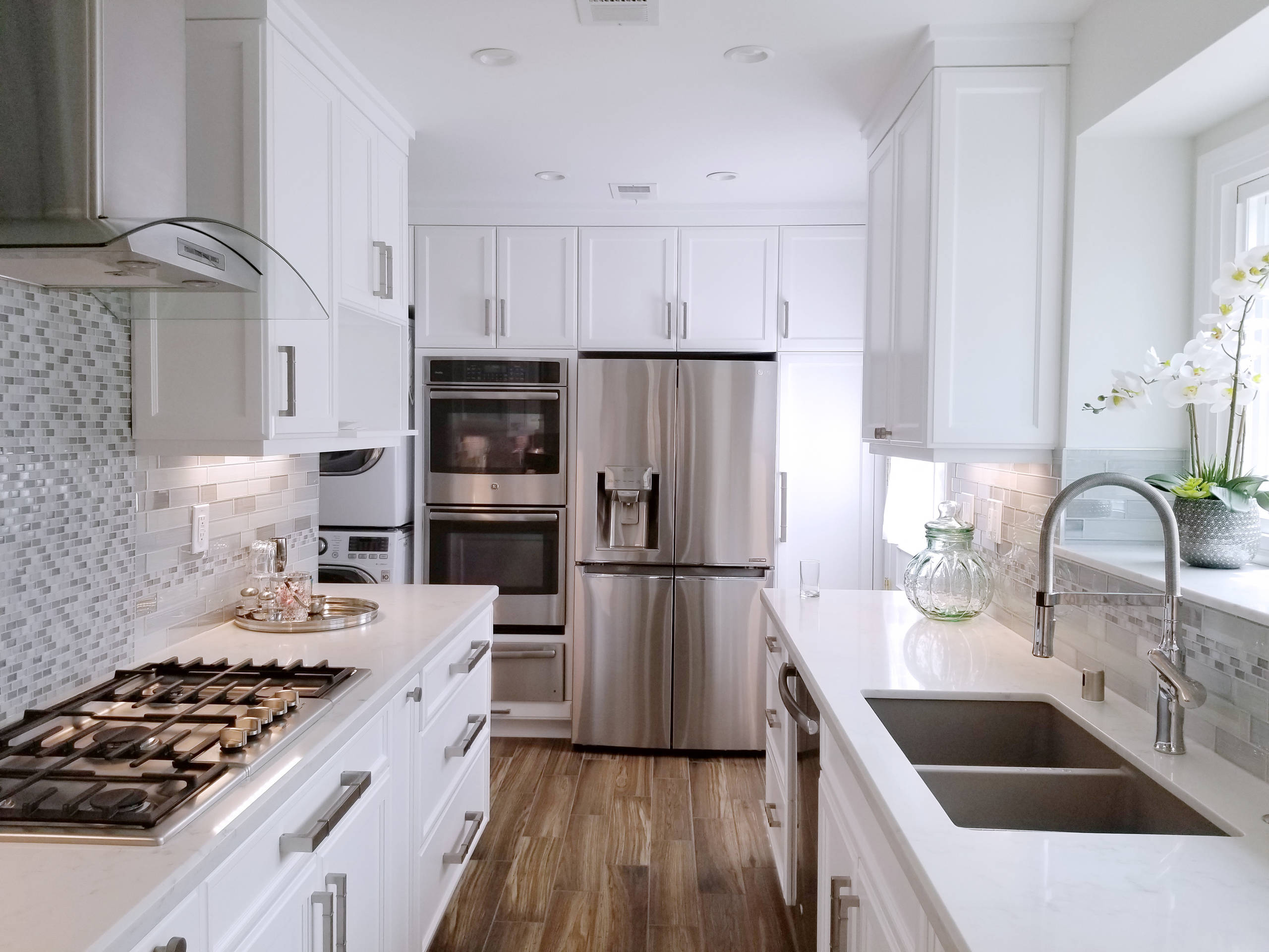 75 Beautiful Kitchen With Glass Tile Backsplash Pictures