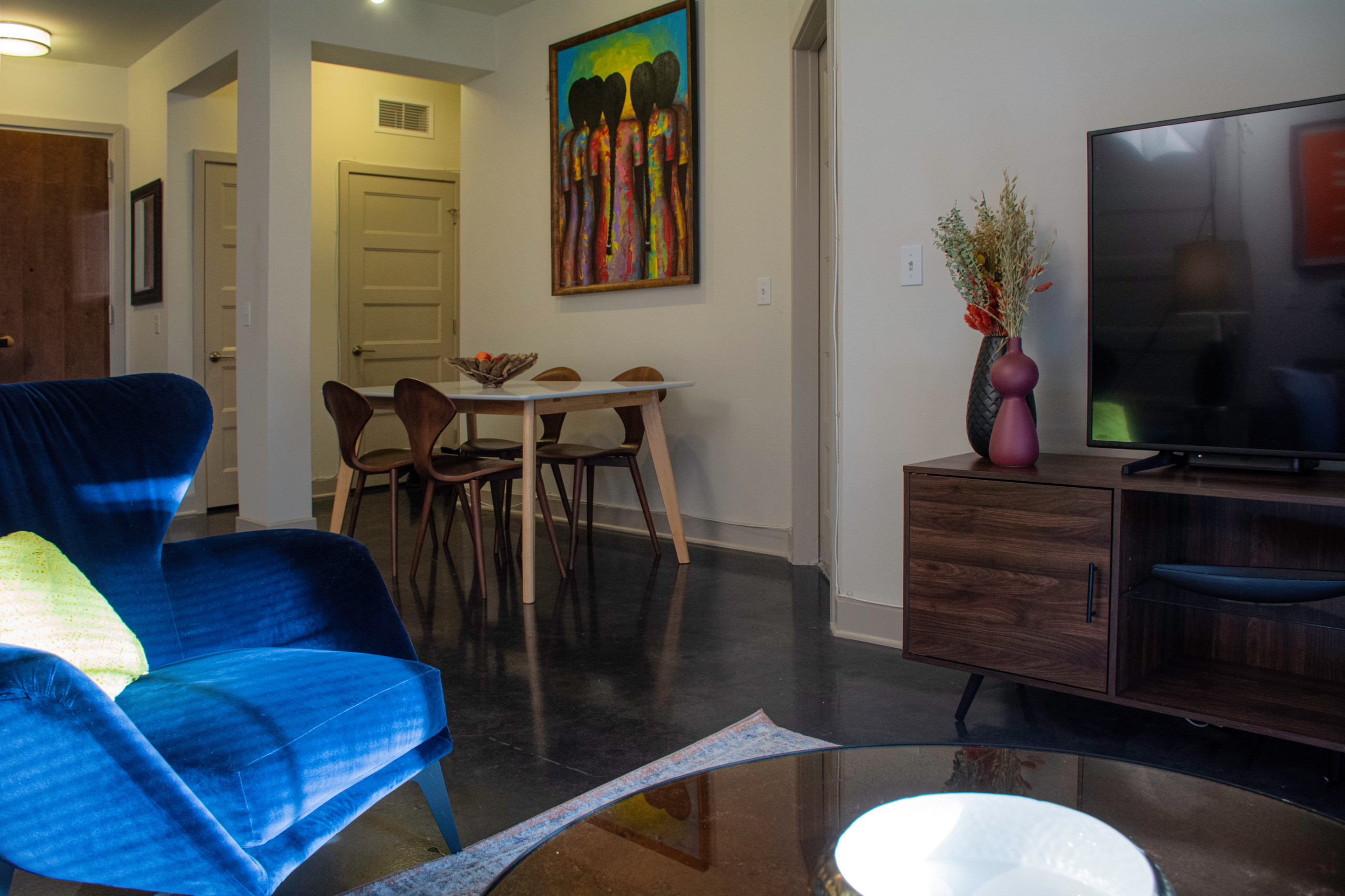 Apartment dining room