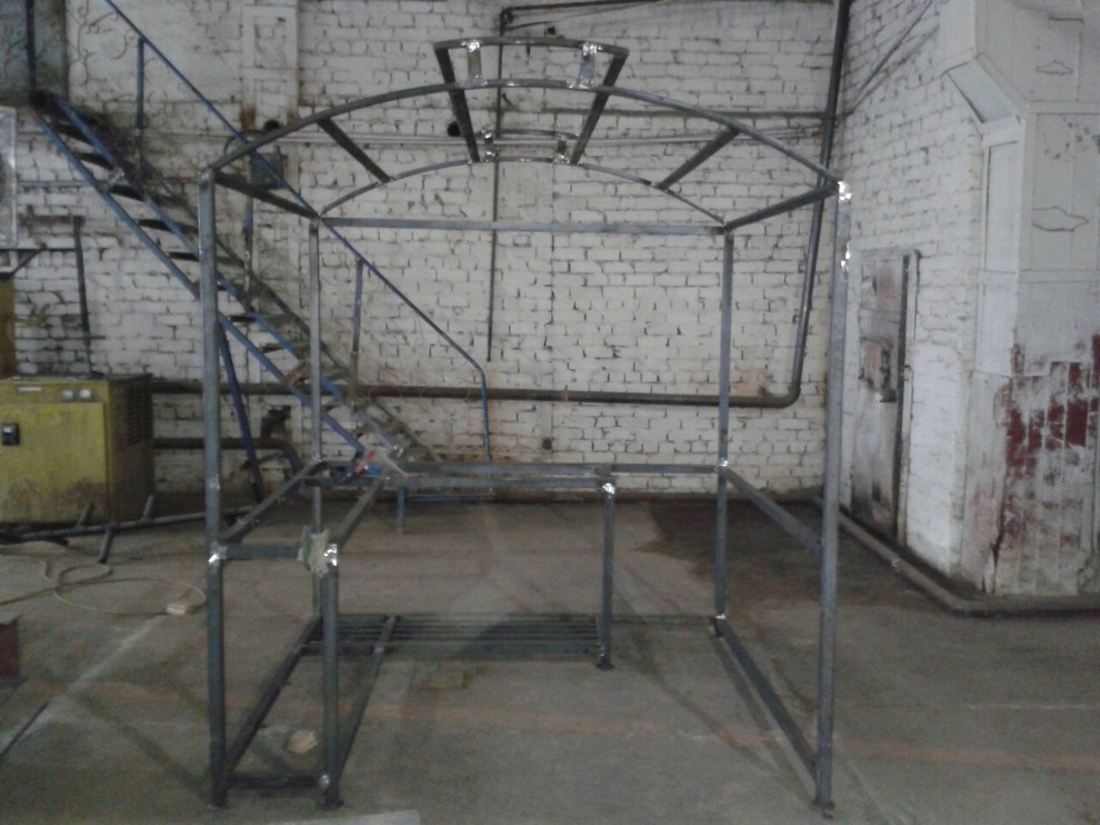 Производство беседки с мангалом.