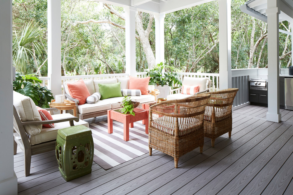 Inspiration for a transitional deck with a roof extension.