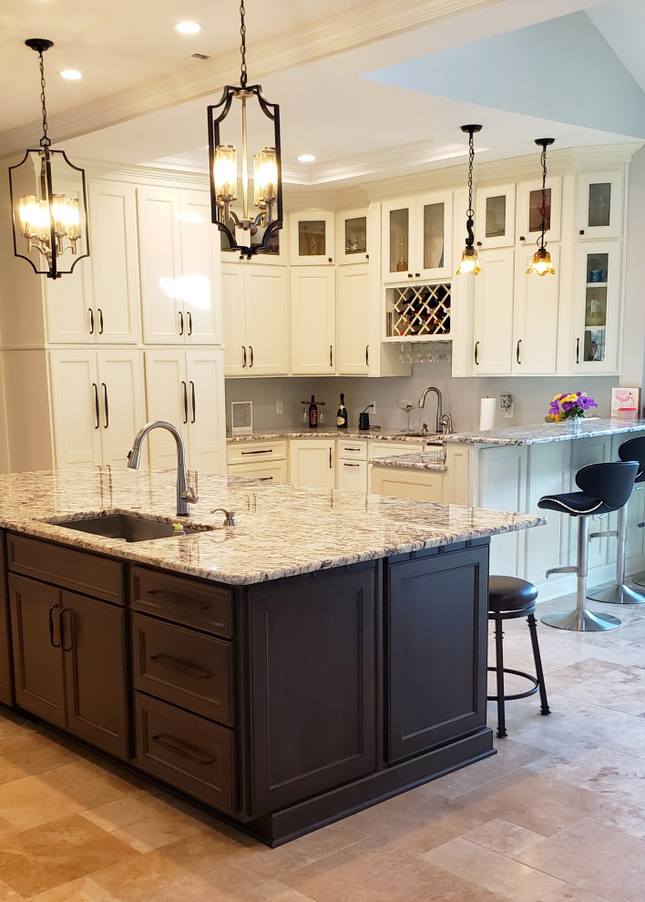 Kitchen - transitional kitchen idea