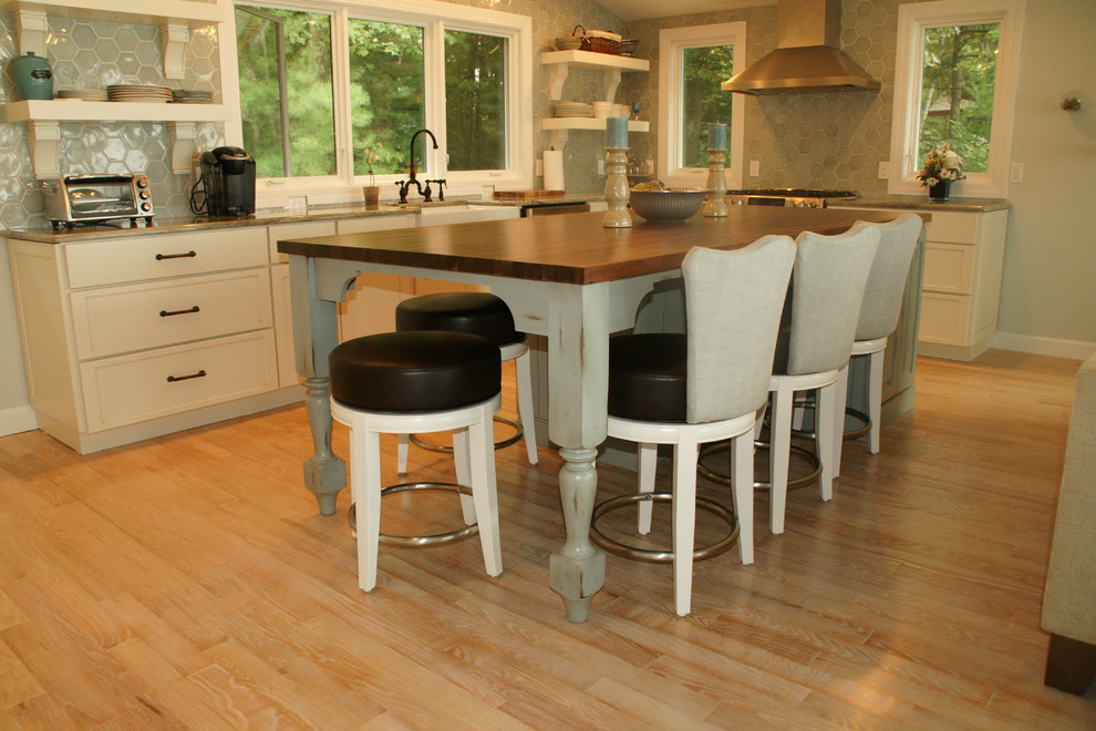 Home design - transitional home design idea