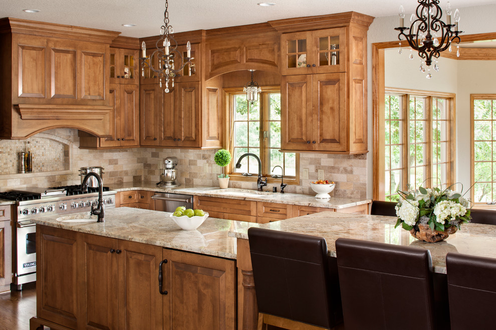 This is an example of a traditional kitchen in Milwaukee.