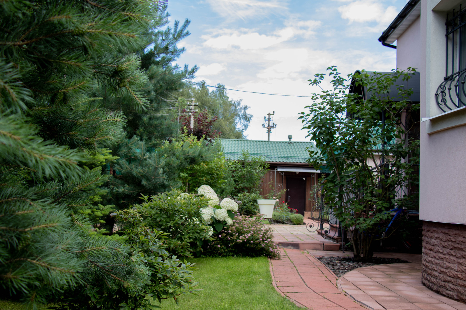 Французский садик в поселке Рыбаки Дмитровское шоссе