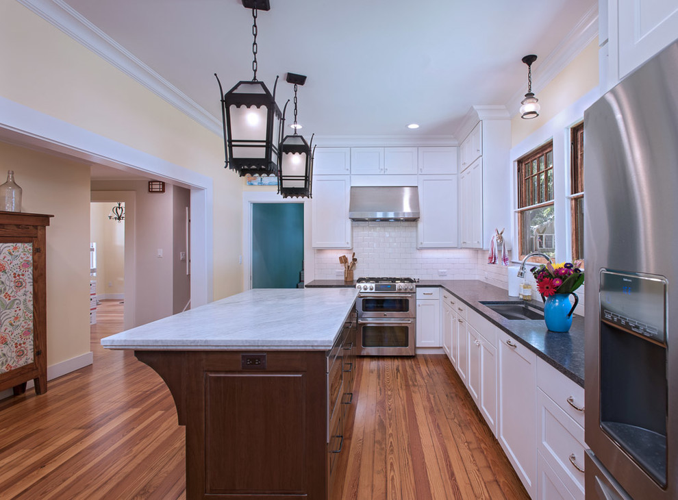 Example of a transitional kitchen design in Austin