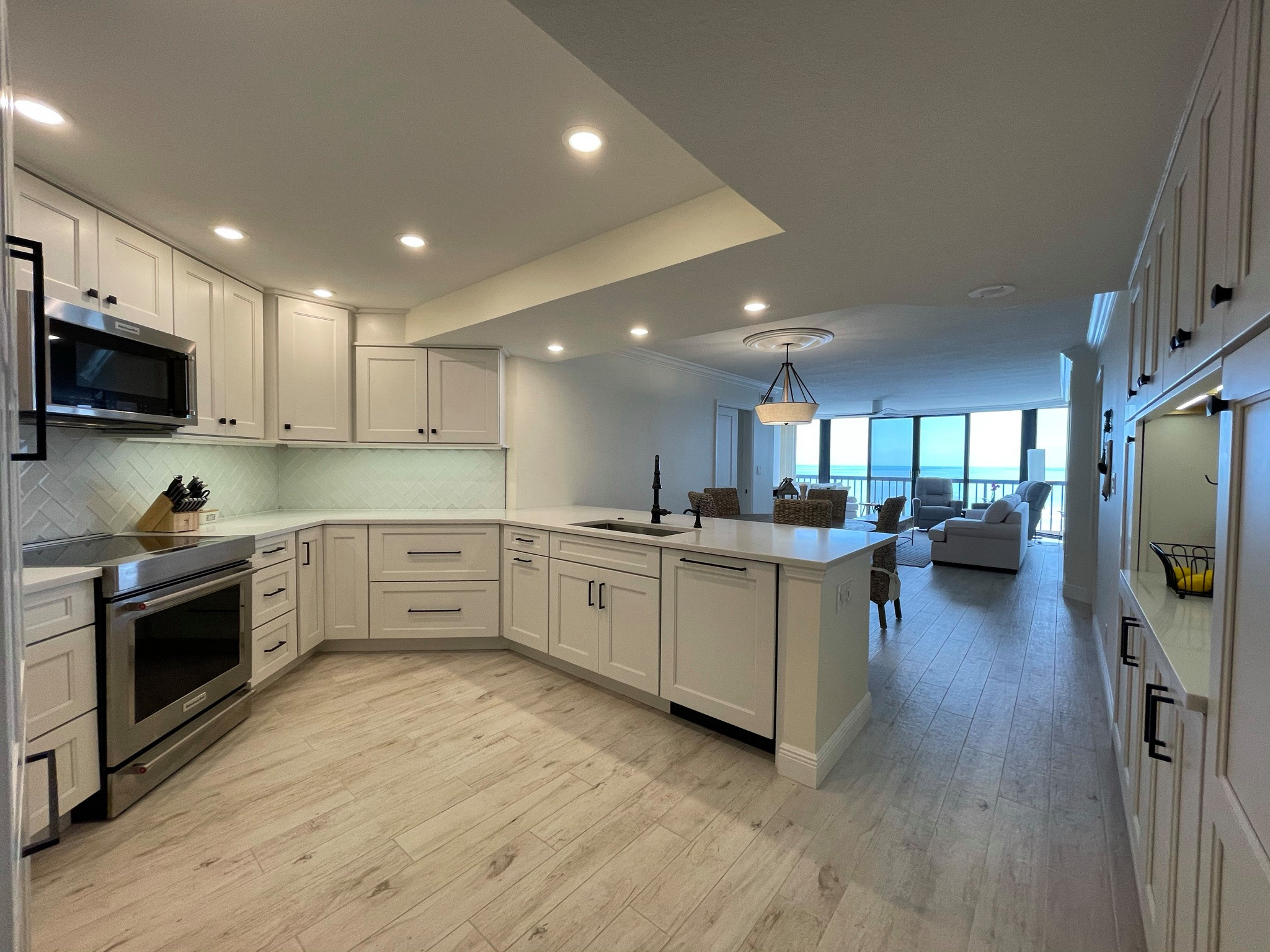 OCEAN FRONT CONDO KITCHEN