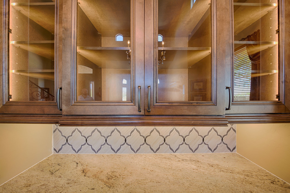 Transitional home design photo in Phoenix