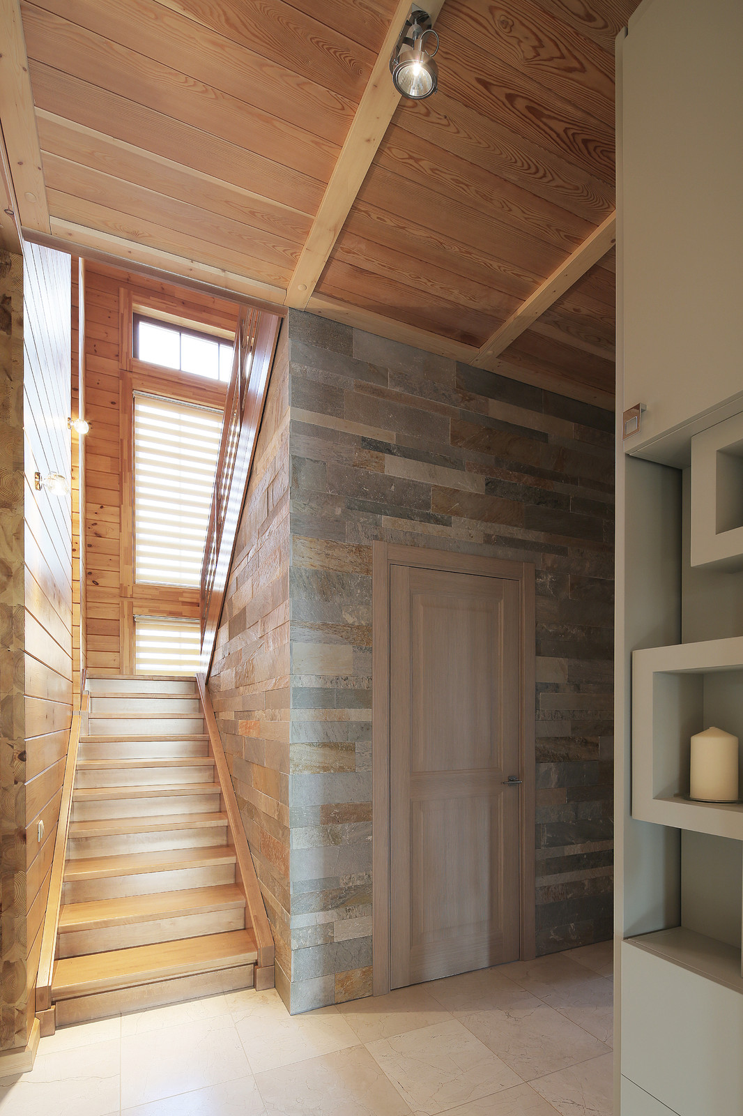 Современный дом из бруса в эко стиле