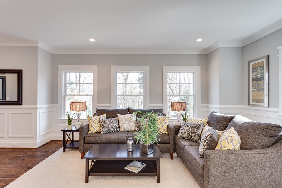 Example of a transitional home design design in DC Metro