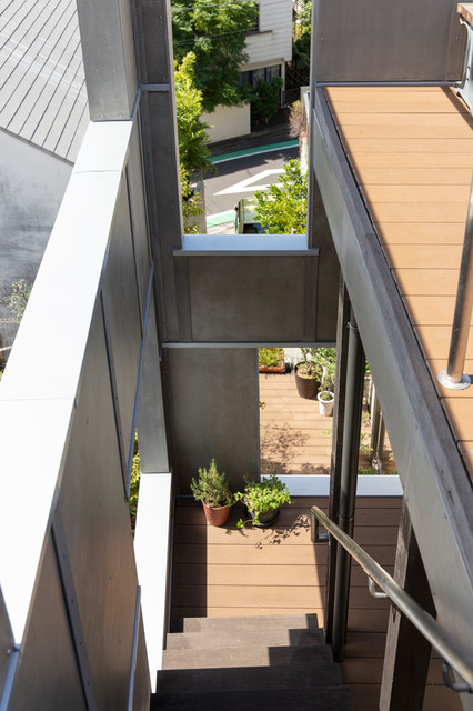 代田の家 moderno-patio