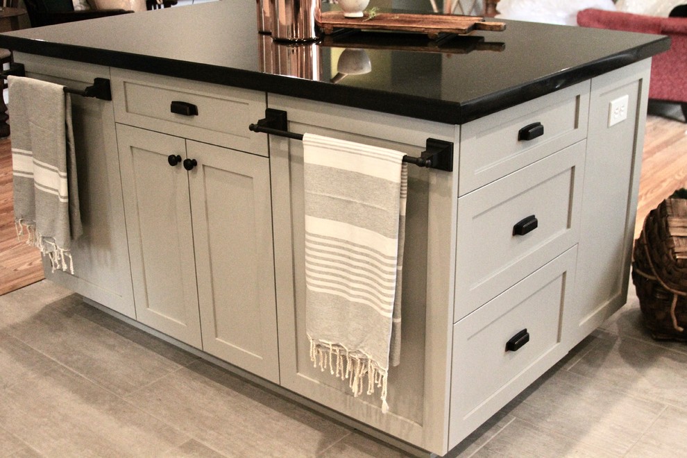 Home design - transitional home design idea