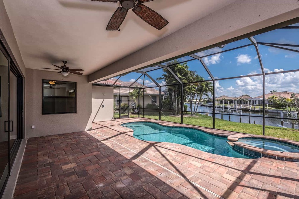 Inspiration for a transitional home design remodel in Miami