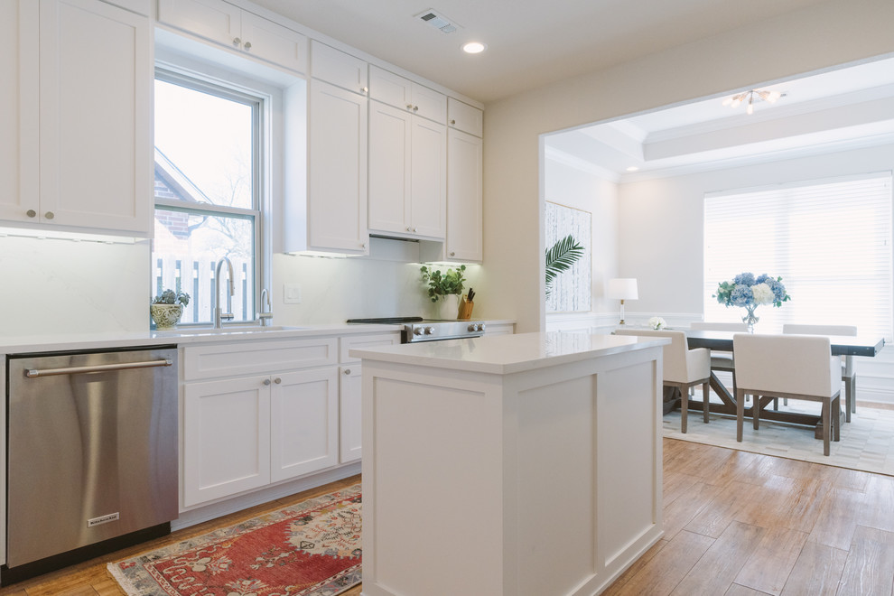 Kitchen - transitional kitchen idea