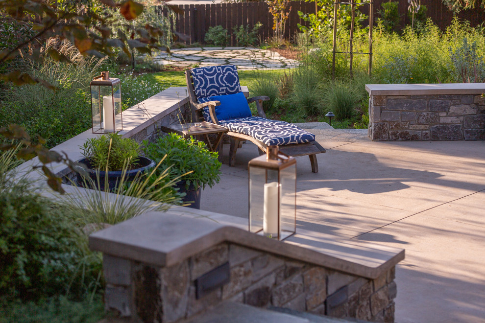 Photo of a rustic landscaping in San Diego.