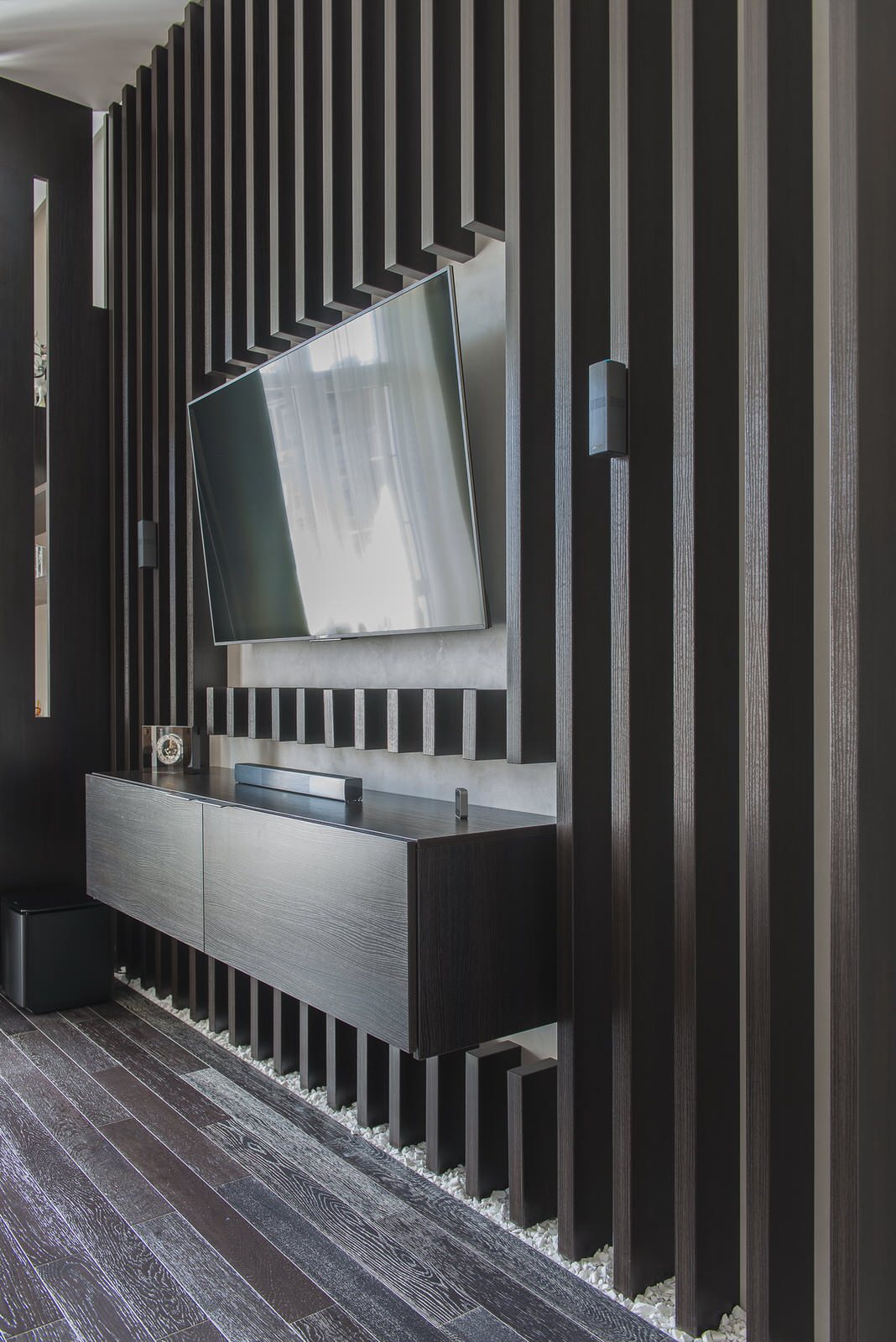 Частная квартира для него