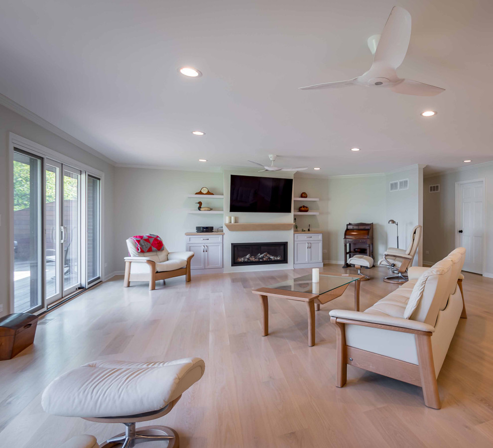 Contemporary Lakefront Residence