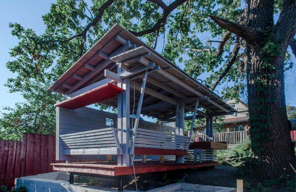 Беседка под дубом