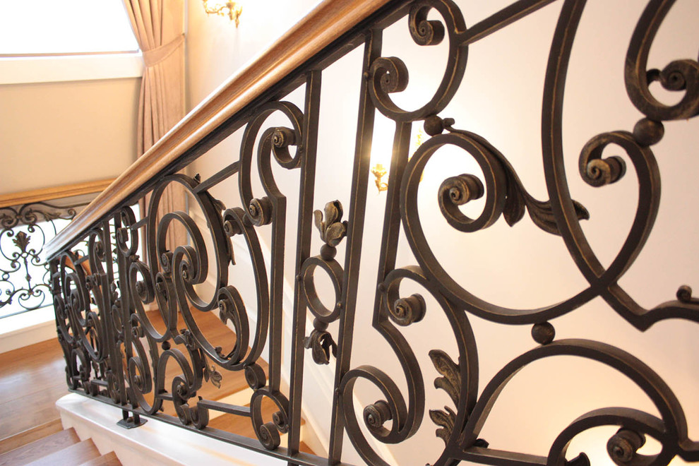 Recreating the Interior of the Chekhov’s Period in a Suburban Residence