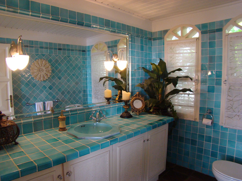 Photo of a tropical bathroom in Other.